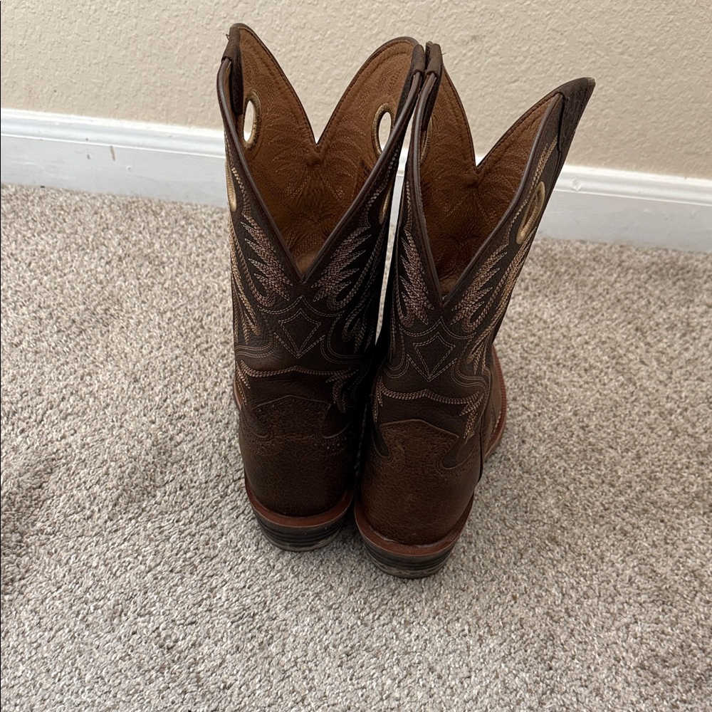 Ariat Dark Brown Western Boots with Intricate Stitching - Picture 3 of 6